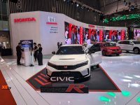 Honda Civic mới có thêm phiên bản hybrid, công suất hơn 200 mã lực - XEtv - VMS 2024 (8).jpg Honda Civic mới có thêm phiên bản hybrid, công suất hơn 200 mã lực - XEtv - VMS 2024 (8).jpg