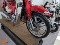 Lý do nên sở hữu ngay Honda Super Cub C125 Final Edition 2025 màu đỏ tráng gương - XEtv (15).jpg Lý do nên sở hữu ngay Honda Super Cub C125 Final Edition 2025 màu đỏ tráng gương - XEtv (15).jpg
