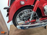 Lý do nên sở hữu ngay Honda Super Cub C125 Final Edition 2025 màu đỏ tráng gương - XEtv (22).jpg Lý do nên sở hữu ngay Honda Super Cub C125 Final Edition 2025 màu đỏ tráng gương - XEtv (22).jpg