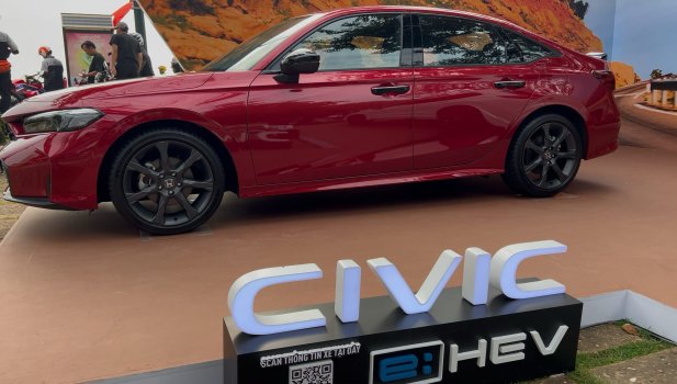 Honda Civic eHEV 10.jpg