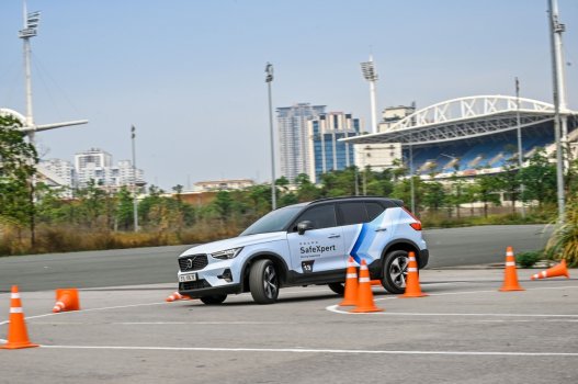 Volvo Cars Việt Nam tổ chức SafeXpert 2025 – sự kiện lái thử tại Trường đua F1 Hà Nội (1).jpg