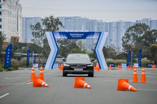 Volvo Cars Việt Nam tổ chức SafeXpert 2025 – sự kiện lái thử tại Trường đua F1 Hà Nội (2).jpg