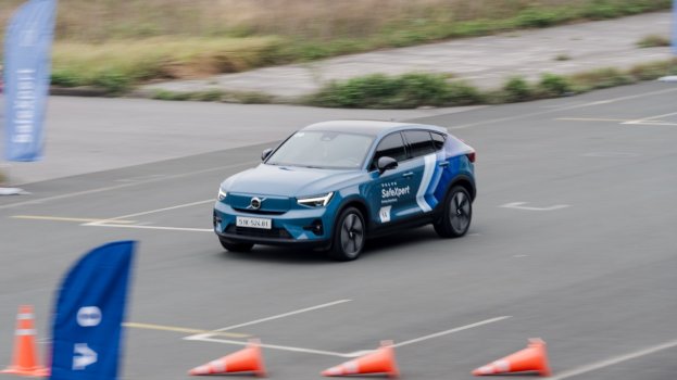 Volvo Cars Việt Nam tổ chức SafeXpert 2025 – sự kiện lái thử tại Trường đua F1 Hà Nội (3).jpg