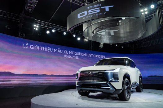 Mitsubishi DST Concept - mẫu C-SUV 7 chỗ dành cho gia đình (2).jpg