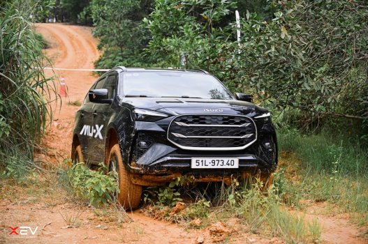 NEW ISUZU mu-X 2025 chính thức ra mắt Giá từ 928 triệu, có 5 phiên bản (10).jpg