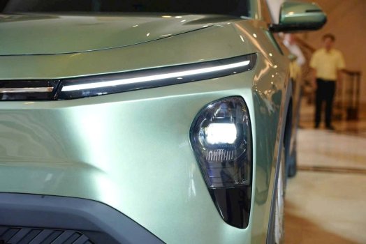 VinFast đã chính thức trưng bày mẫu MPV thuần điện đầu tiên mang tên Limo Green (3).jpg