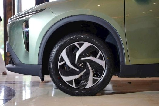 VinFast đã chính thức trưng bày mẫu MPV thuần điện đầu tiên mang tên Limo Green (10).jpg