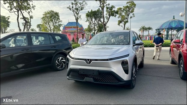 VinFast bắt đầu bàn giao lô xe điện Limo Green đầu tiên tại Hà Nội từ ngày 58 (2).jpg
