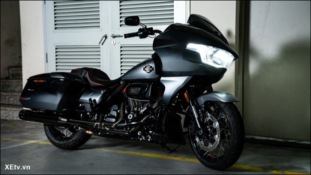 Harley-Davidson CVO Road Glide (1).jpg