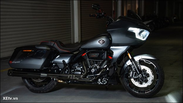 Harley-Davidson CVO Road Glide (6).jpg