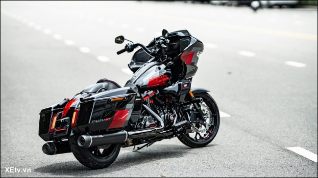 Harley-Davidson CVO Road Glide ST 2025 (2).jpg