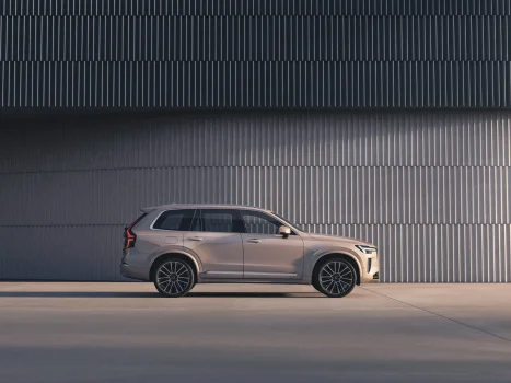 XEtv-XC90-Exterior-02.webp
