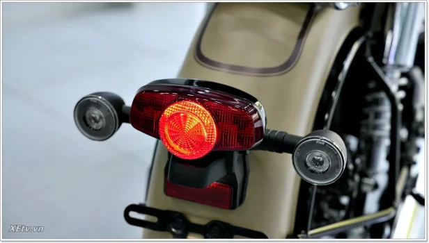 Chi tiết Honda CB350C Special Edition màu vàng cát  (29).webp