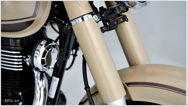 Chi tiết Honda CB350C Special Edition màu vàng cát  (40).webp