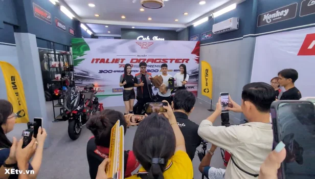 100 triệu dân Việt Nam nhưng năm 2026 chỉ có 25 chiếc Italjet Dragster 700 Twin Premium Editi...webp
