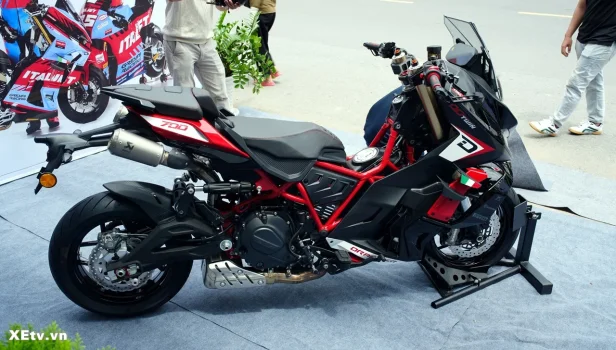 Italjet Dragster 700 Twin Premium Edition về Việt Nam.webp