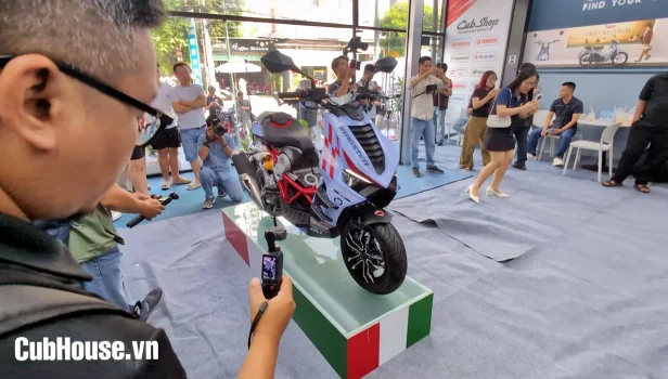10 lý do Italjet Dragster 300 Gresini được giới chơi xe thích sưu tầm (2).webp