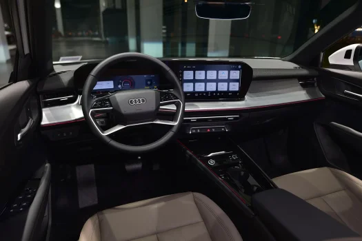 XEtv-Q3SUV_Interior_14.webp