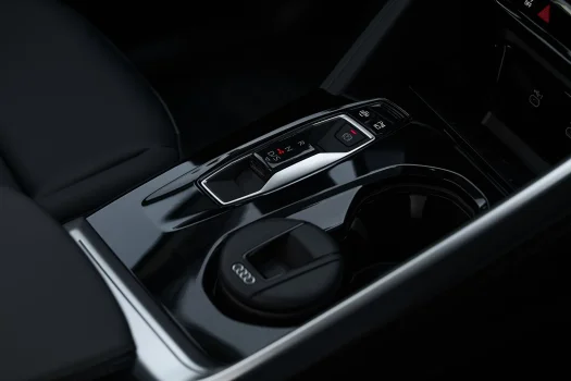 XEtv-Q5_Interior_10.webp