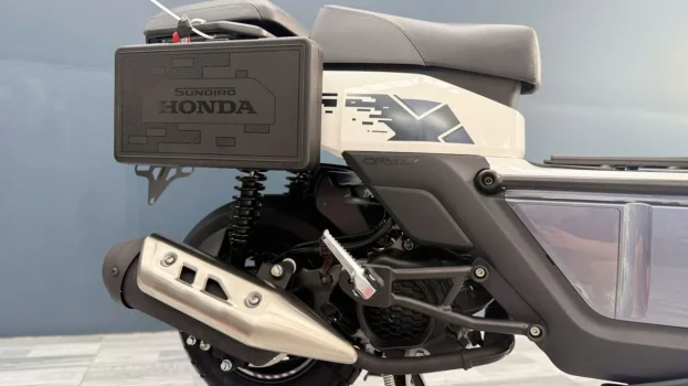honda-square-x125-mau-xanh-trang-vang (11).webp