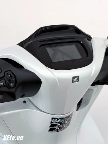 Honda SH150i 2026 Standard màu trắng - vẻ đẹp thanh lịch chuẩn Italia (41).webp