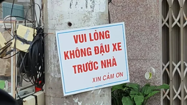 do-xe-truoc-cong.webp