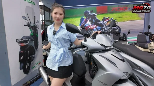 honda-sh-y-150i-special-edition-mau-bac-ms-nhi (2).webp