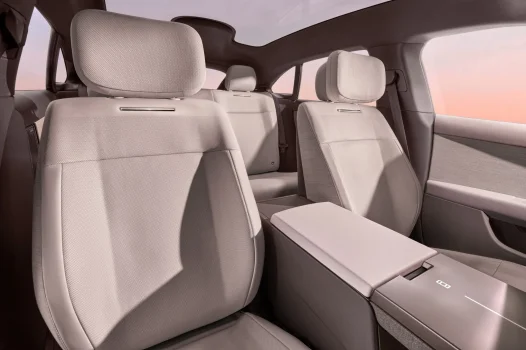 XEtv_RR_GT_INTERIOR_PASSENGER-REVERSE.webp