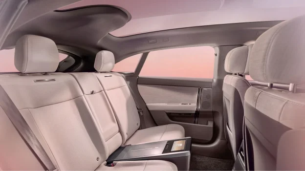 XEtv_RR_GT_INTERIOR_REAR-SEATS_.webp