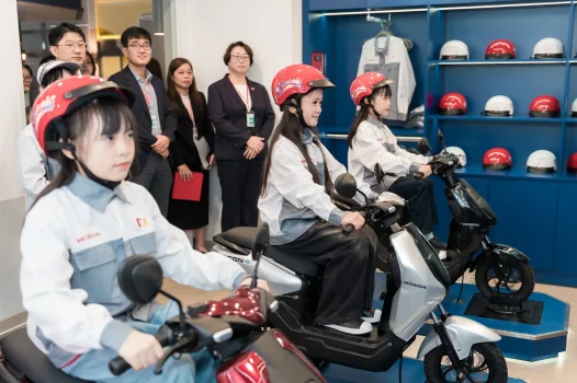 XEtv_HONDA-KIDZANIA.102851.webp